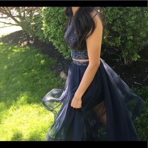 super light weight and a stunning blue gray color!